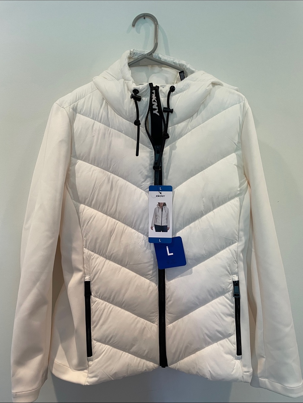 DKNY Women’s Cream Quilted Hooded Puffer Jacket with Black Zipper